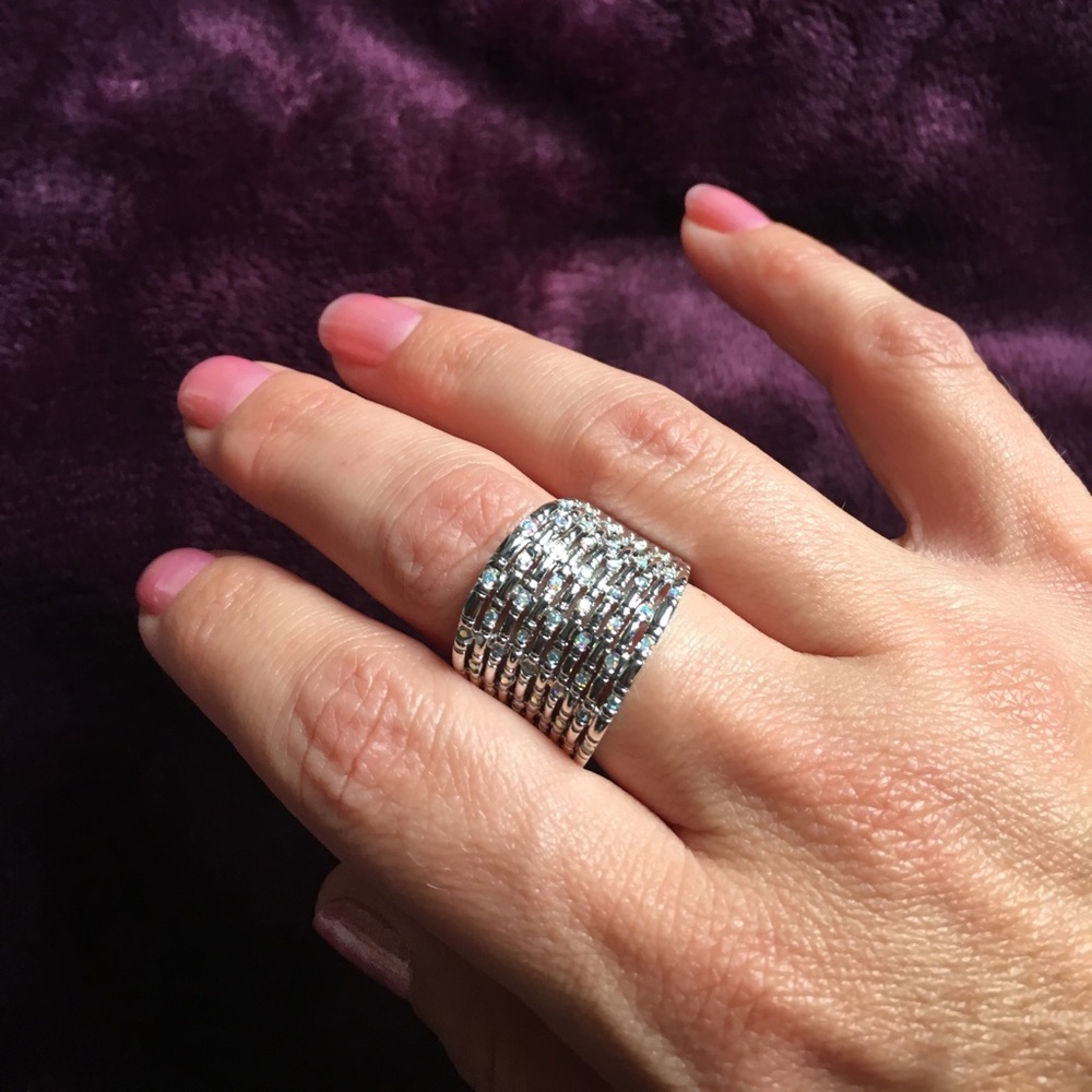 Ring size 9-but it should be an 8